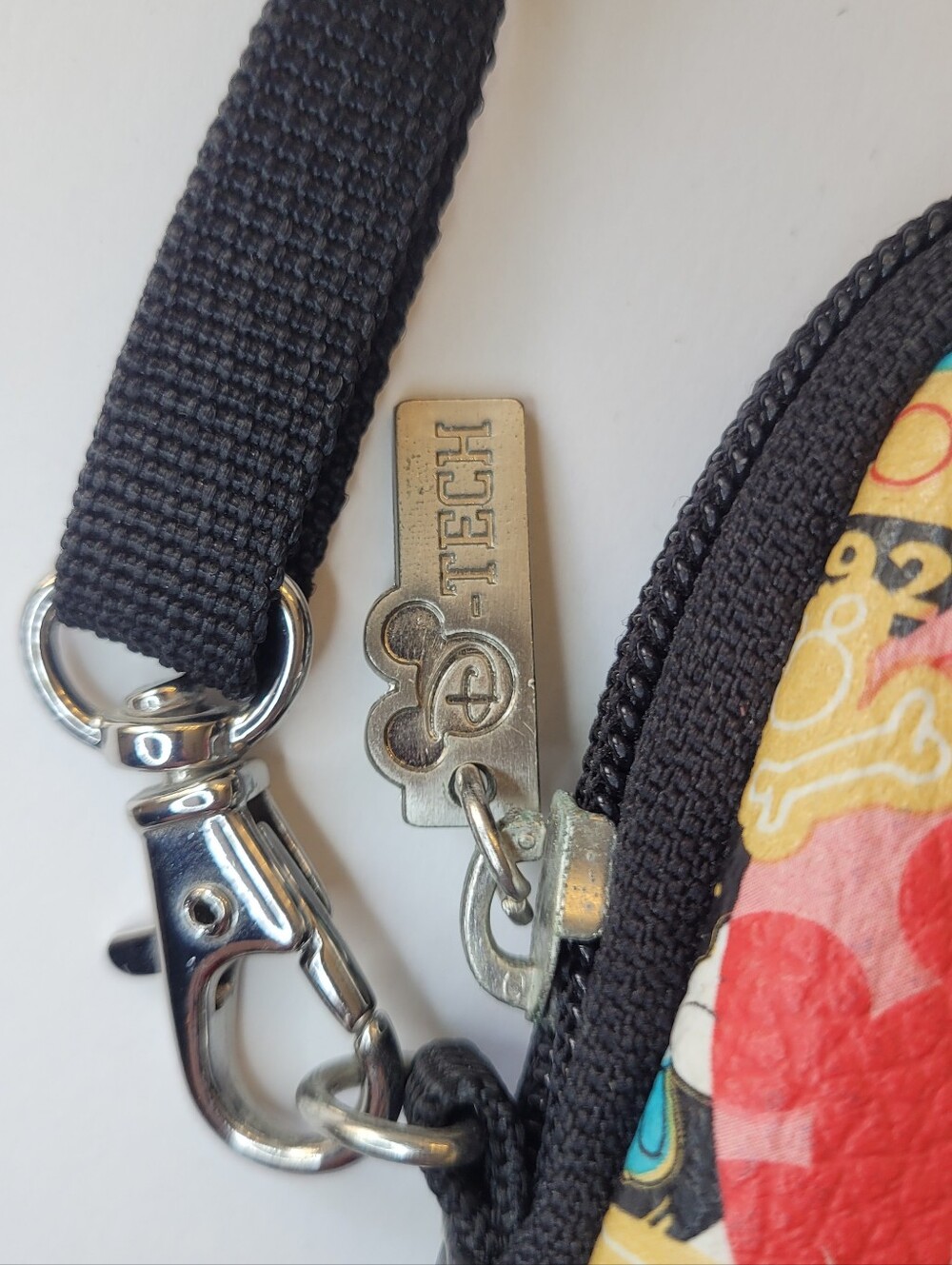 Disney Parks Exclusive Mickey Mouse Classic Collage Crossbody Bag - Excellent! - Picture 3 of 8